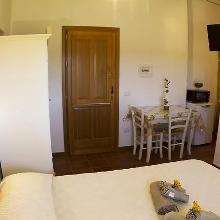 La Casa Del Poeta 3* Aglientu